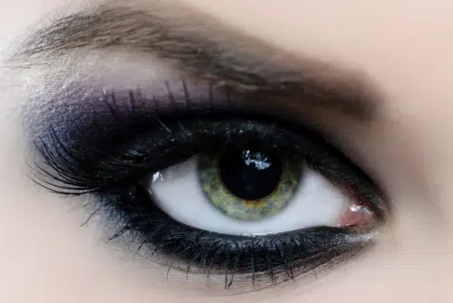 Intensifier son regard en un battement de cils grace au smoky eyes