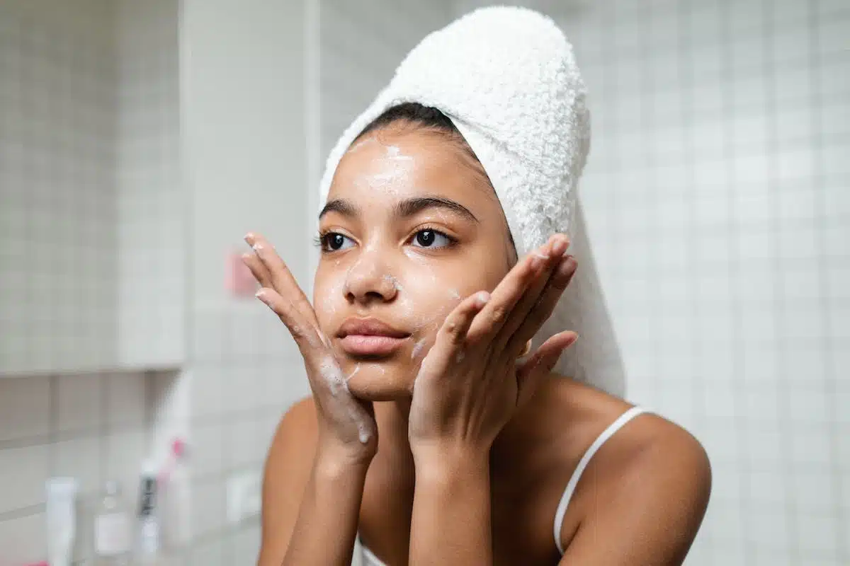 Routine de soins du visage pour une peau éclatante et saine