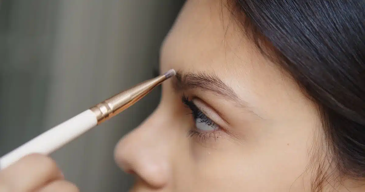 Des astuces infaillibles pour obtenir des sourcils impeccables