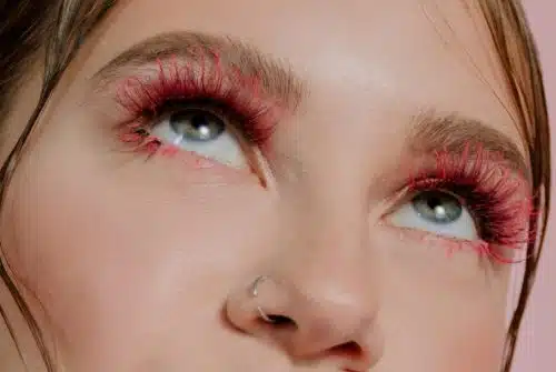Sublimer votre regard : les astuces incontournables pour mettre en valeur vos yeux