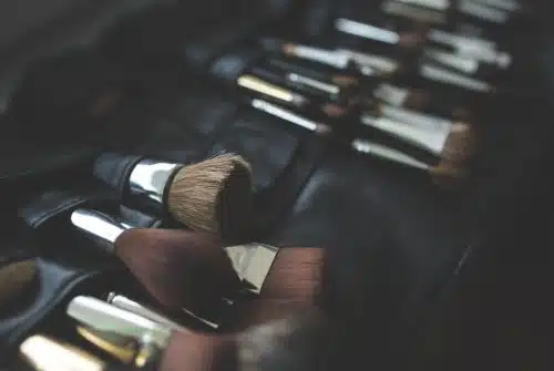 Découvrez les secrets pour maîtriser le contouring comme un pro