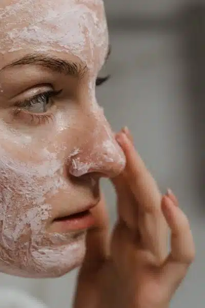 Conseils efficaces pour une routine quotidienne de soins de la peau