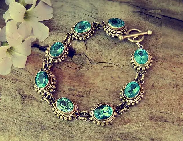 Comment choisir des bijoux en fonction de sa morphologie ?