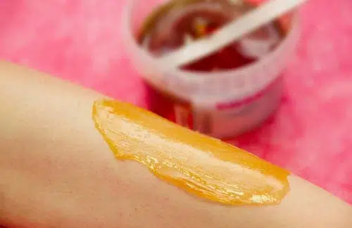 Comment apaiser la peau après une épilation a la cire ?