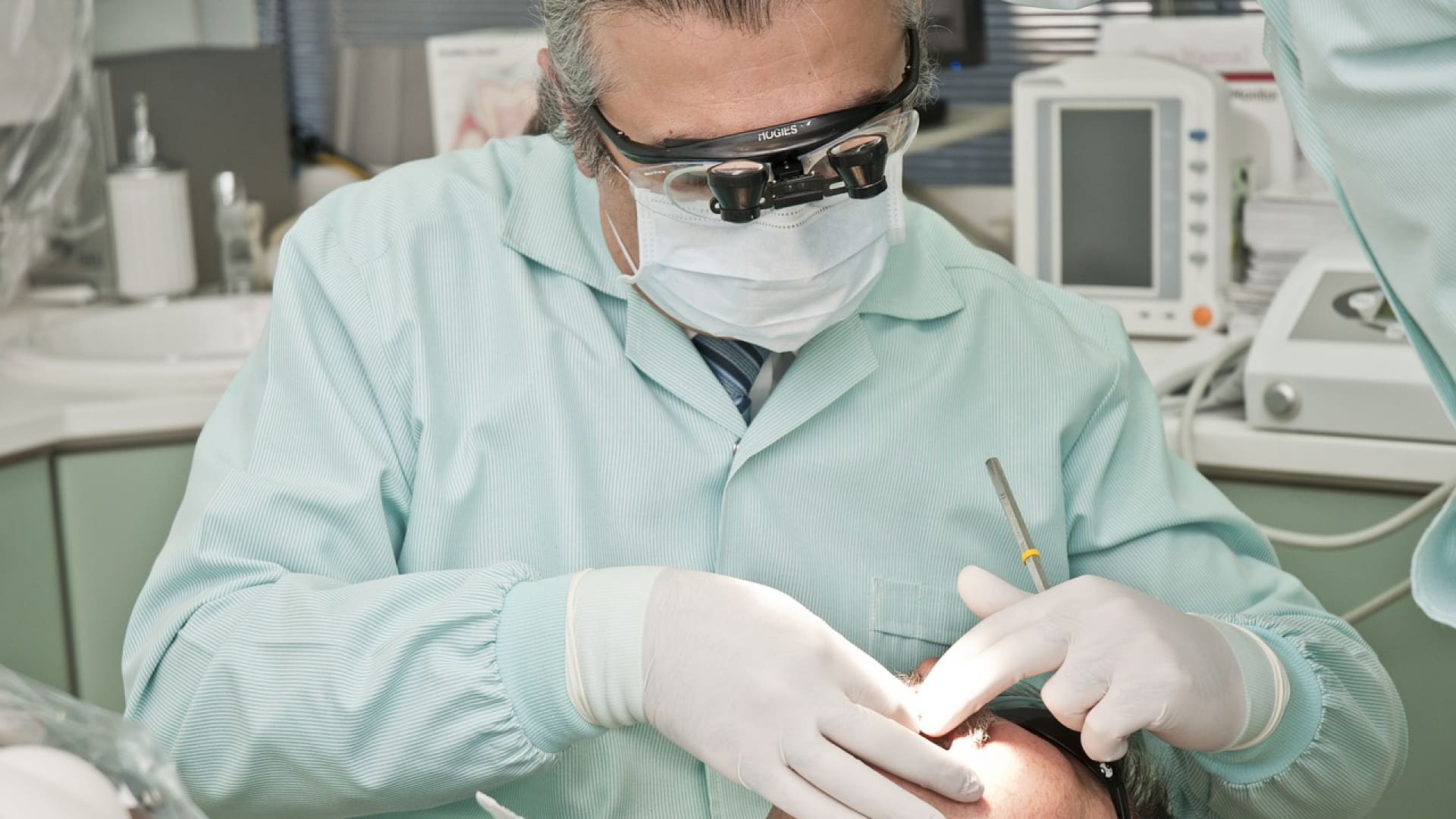 Quand faut-il recourir à une chirurgie dentaire ?