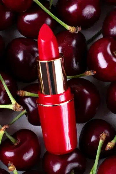 Rouge à lèvre bio vegan : le produit cosmétique révolutionnaire
