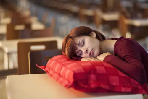 Troubles du sommeil : pourquoi choisir l’hypnose pour y remédier ?